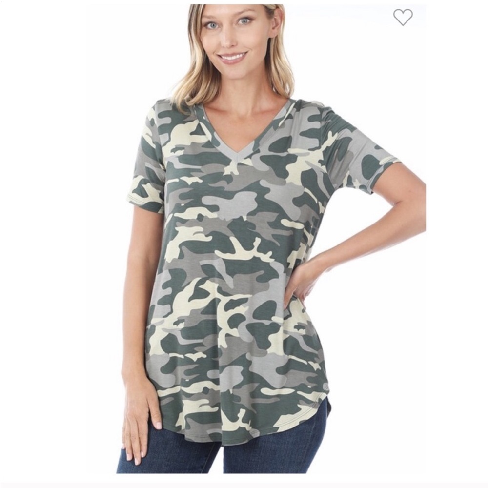 V-neck Short sleeve camo. Top - Picture 1 of 4